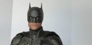 Hot Toys’ THE BATMAN: Batman & Batsignal Unboxing & Review